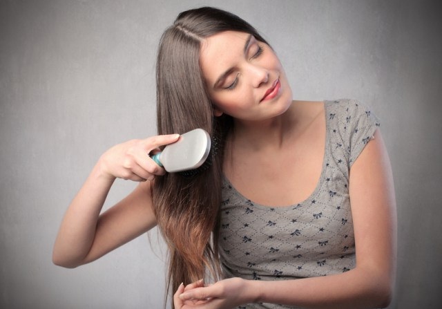 Выпадение волос у женщин        